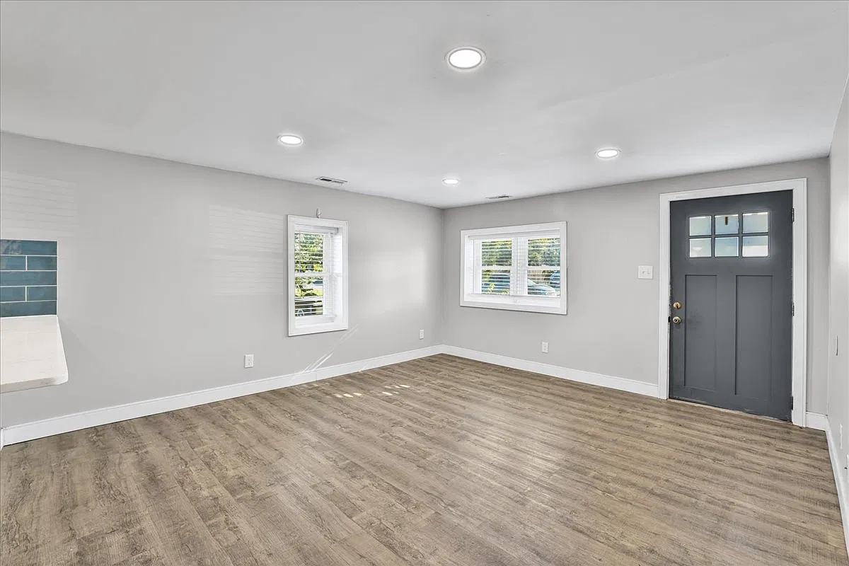 197 S Roosevelt Court - 1 — Photo 2