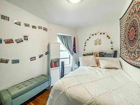 5th image of 504 Manhattan Ave APT 5R