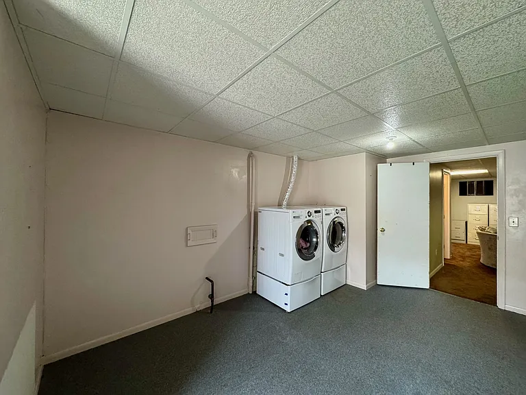 9526 Colegate Way — Photo 36