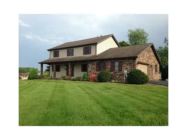 212 Crestwood Dr photo 1
