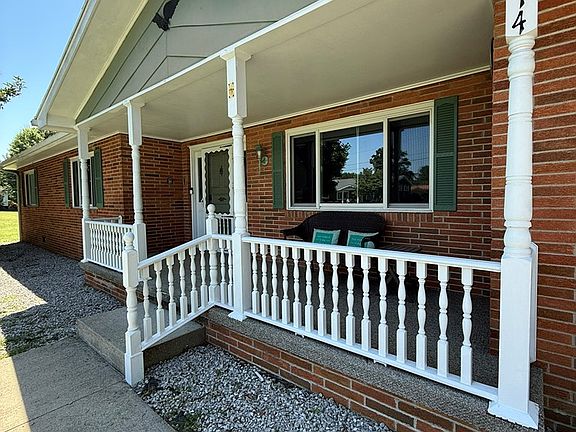 3rd image of 1014 Glendale Ave
