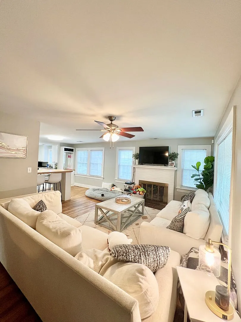 3 Bed 2 Baths - walk to ECU — Photo 4