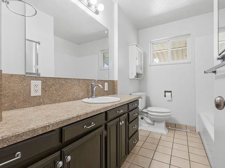 Main level full bathroom