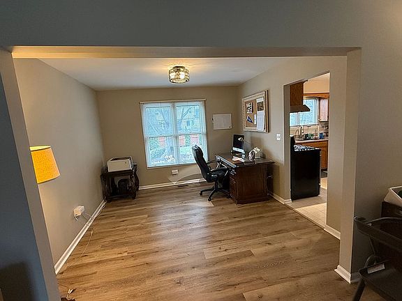 5th image of 9020 Hampstead Ct
