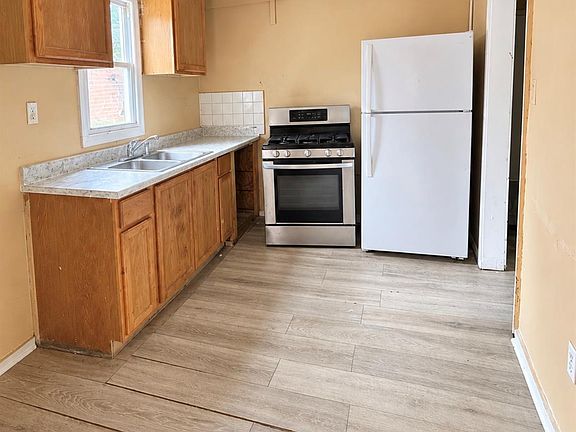 4th image of 8495 Brace St