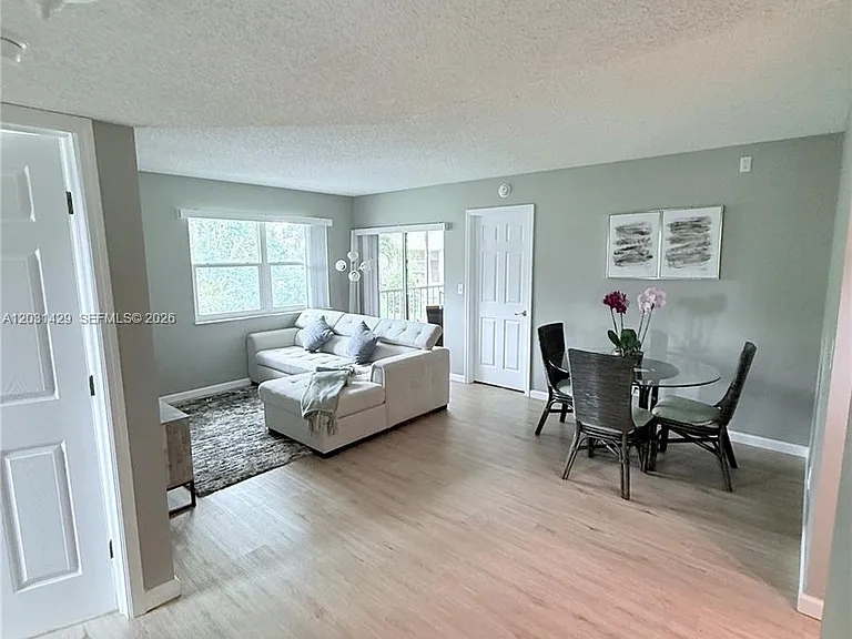 1566 SE Royal Green Cir #203 — Photo 4