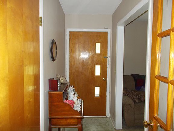 4th image of 108 Seay St