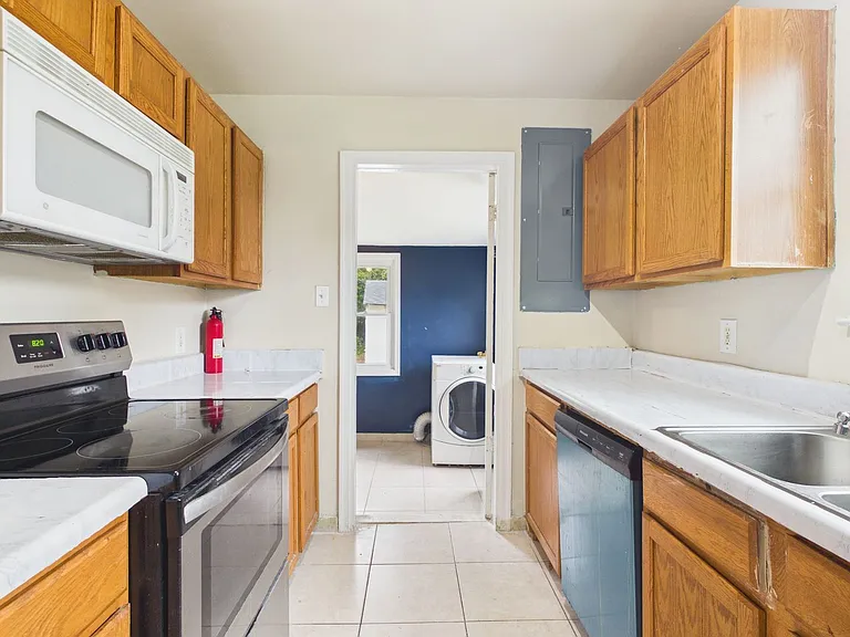 1518 Ethridge Dr — Photo 10