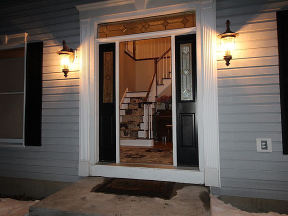 4th image of 17 Cobble Hill Dr