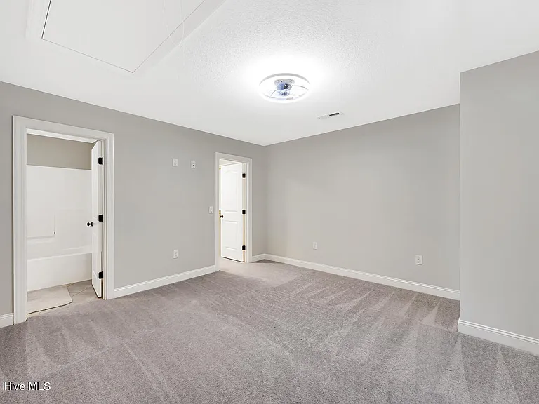 2400 Dovedale Ct #B — Photo 35