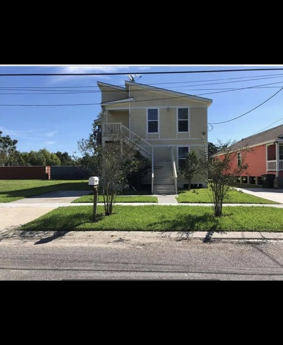 4 bed, 1650 sqft, $2,100 — Photo 1
