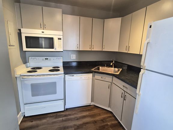 4th image of 1 E Chase St Unit 1013