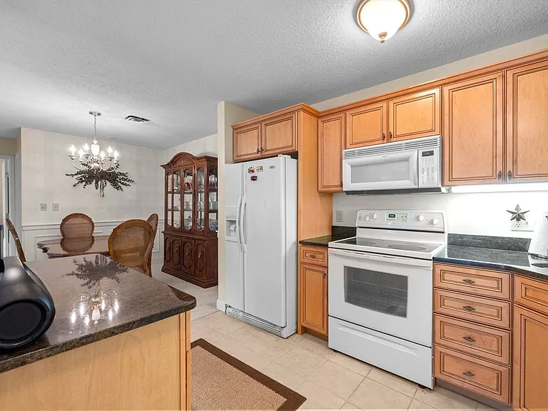 700 Brookside Dr #J — Photo 8