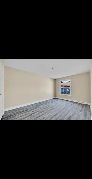 496 Darlene Ln #B — Photo 2