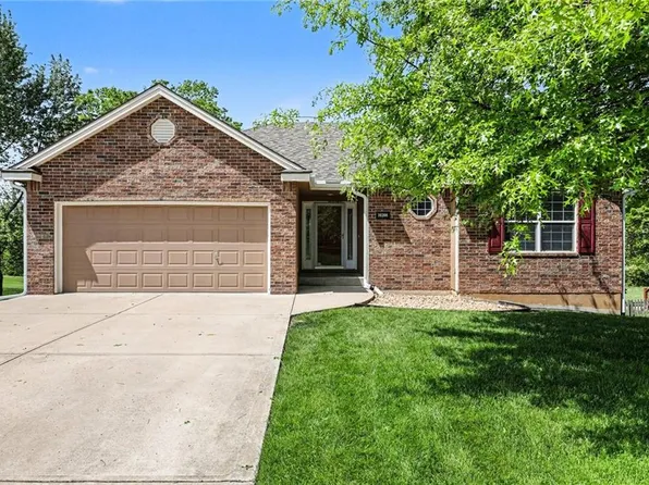 10208 N Spruce Ave, Kansas City, MO 64156