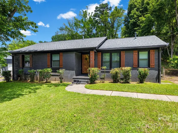 4448 Ridgevalley Dr, Charlotte, NC 28208