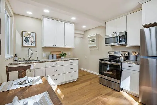 11505 Lake Blvd — Photo 4