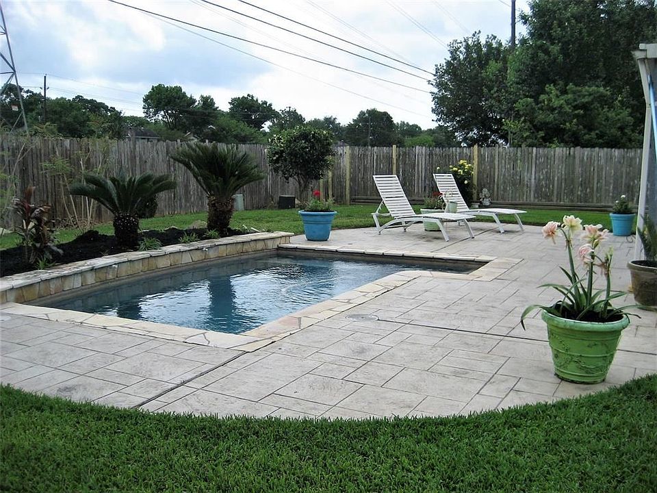 1st image of 1303 Park Wind Dr