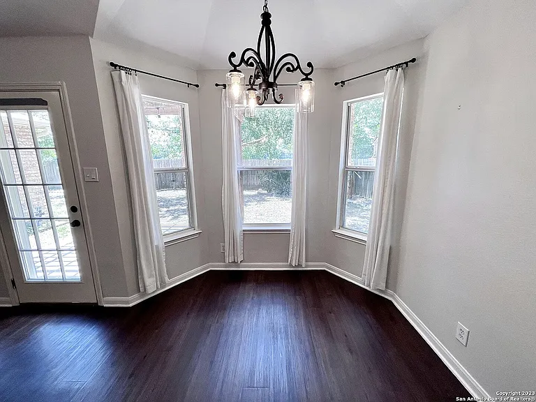 6218 Parkland Oaks Dr — Photo 9