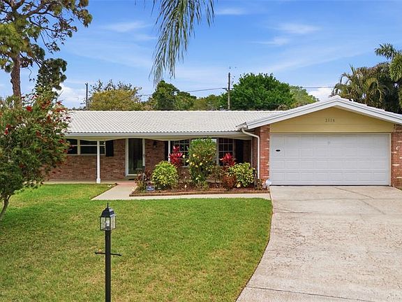 3rd image of 2036 W Ridge Dr