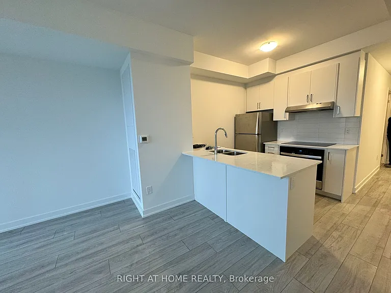 1035 Southdown Rd #714 — Photo 2