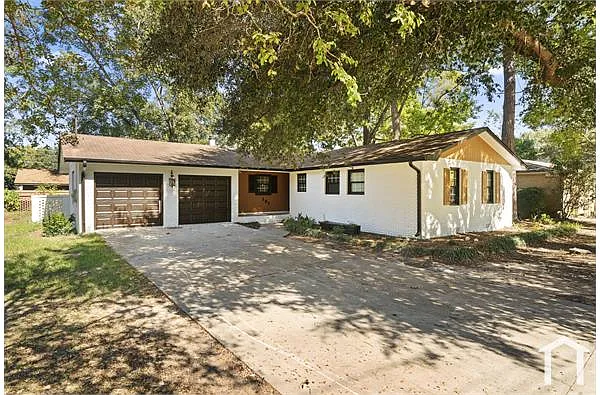 207 Tanglewood Dr photo 1