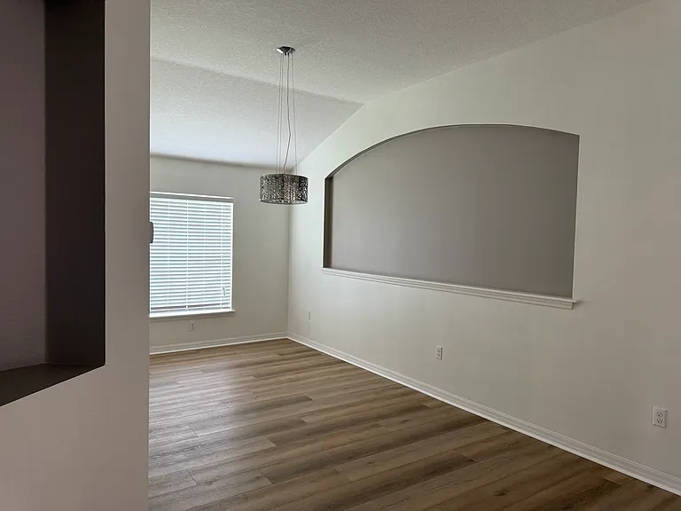 1819 Creekwater Blvd — Photo 4