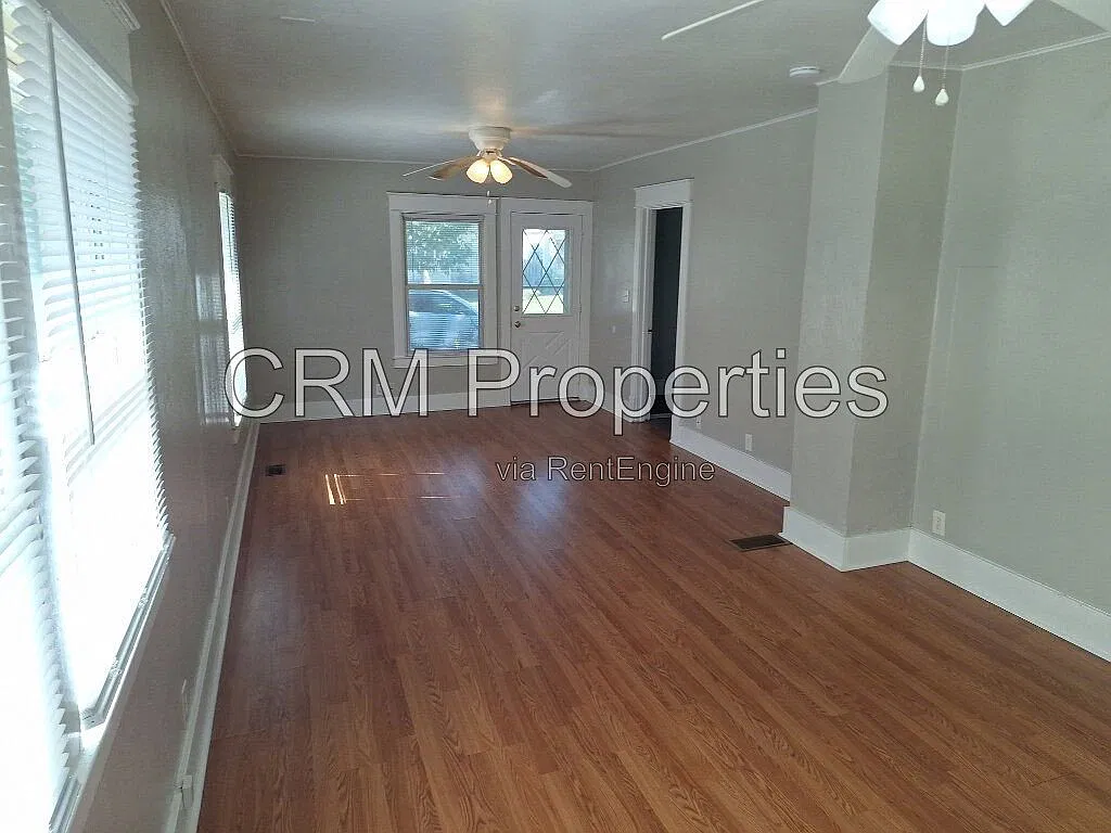 3 bed, 1.0 bath, 960 sqft, $995 — Photo 4