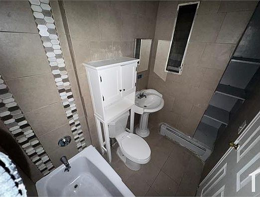 4th image of 104 Montclair Ave APT 11