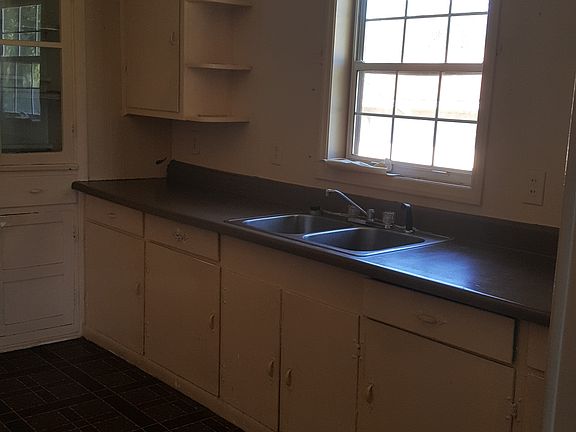 4th image of 2227 Chicago Ave