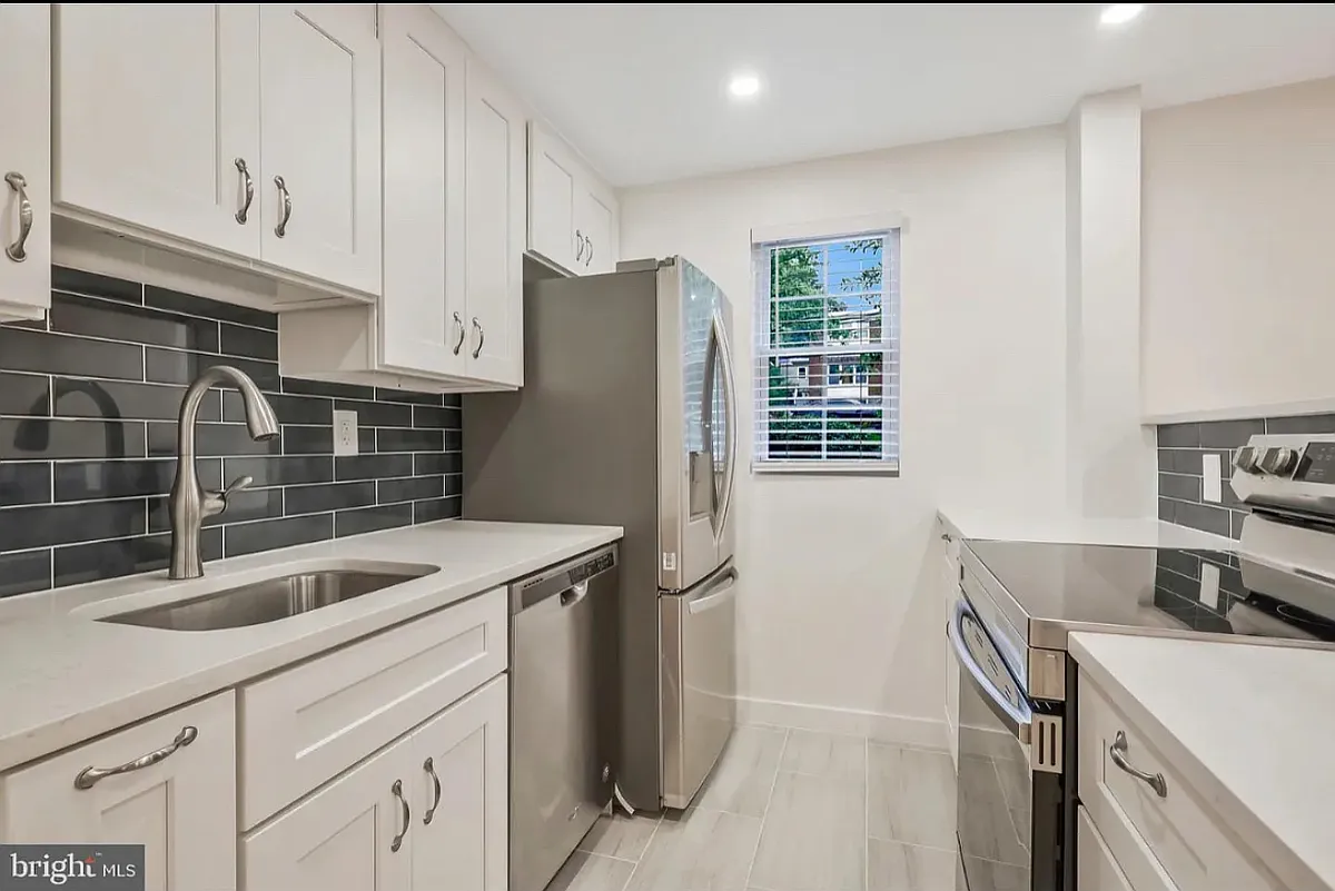 Building Photo - 818 S Arlington Mill Dr #102