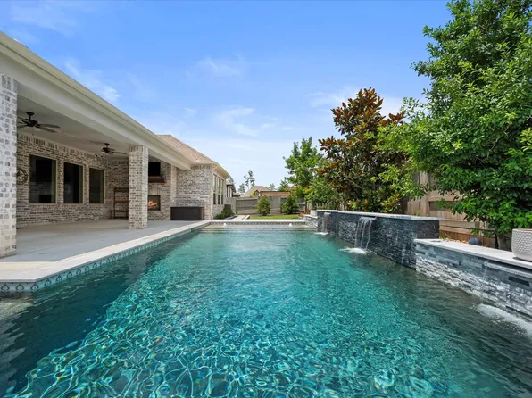 17511 Autumn Leaves Drive, Conroe, TX 77302