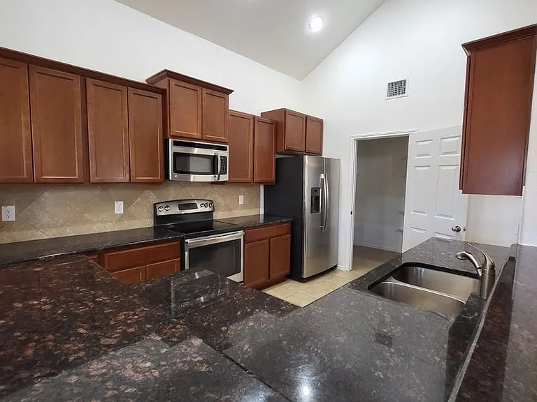 6709 Mustang Creek Rd — Photo 32
