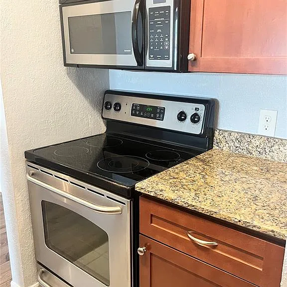 10200 Gandy Blvd N #813 — Photo 4