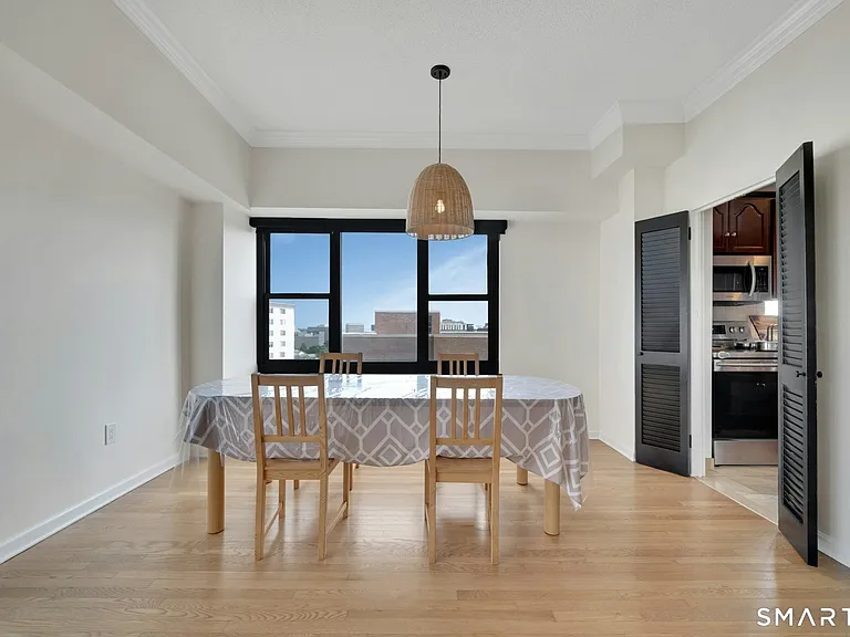 44 Strawberry Hill Ave #12F — Photo 8