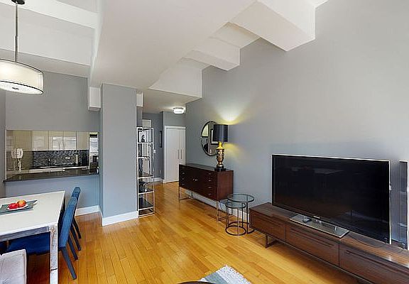 5th image of 99 John St APT 2107
