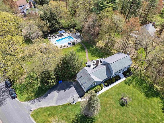 2nd image of 28 King Arthur Drive