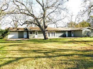 37911 Longhorn Rd, Wallis, TX 77485