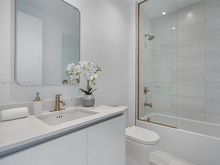 2655 S Bayshore Dr #1911 — Photo 37