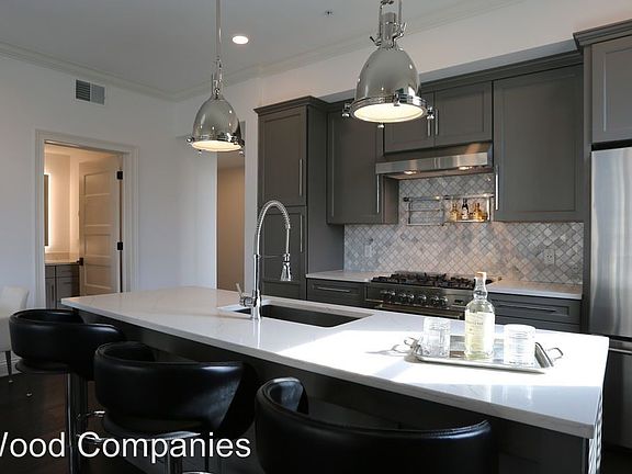 5th image of 936 N High St APT 309