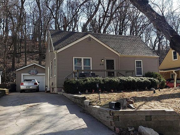 2nd image of 219 E Orchard Ave