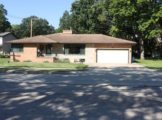 128 N Oak Ave, Bartlett, IL