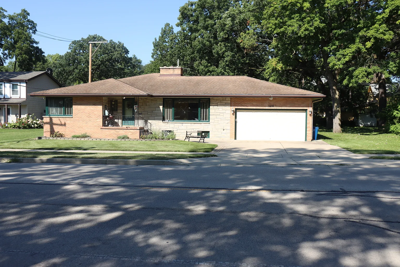 128 N Oak Ave photo 1