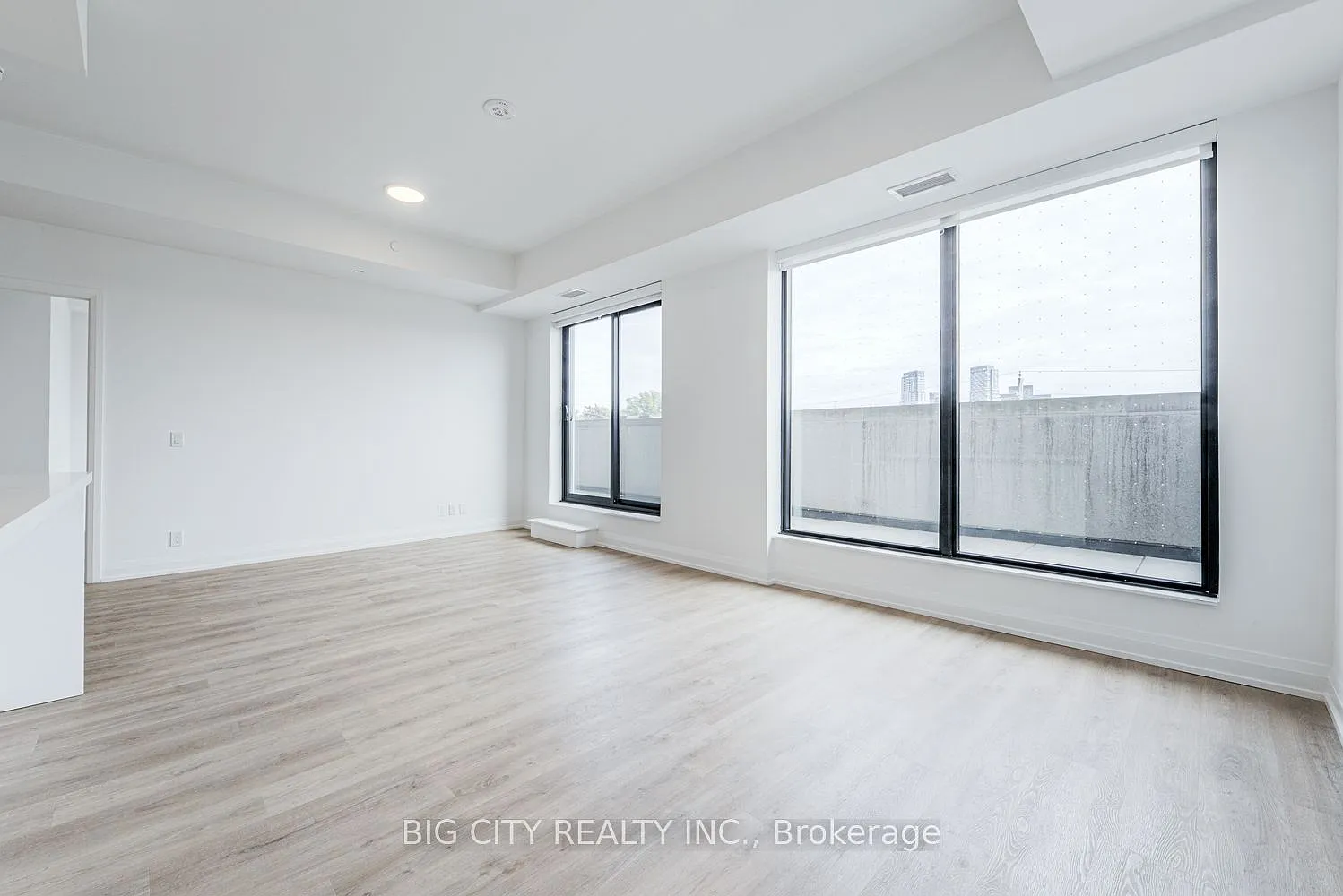 2 bed, $4,050 — Photo 1