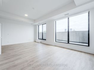 36 Brentcliffe Rd #209, Toronto, ON M4G 3Y4