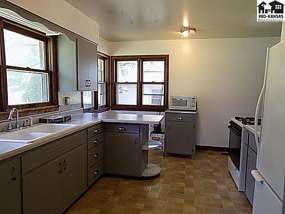 4th image of 2604 N Halstead St