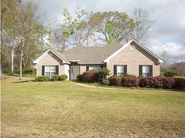 1st image of 121 Wildwood Blvd