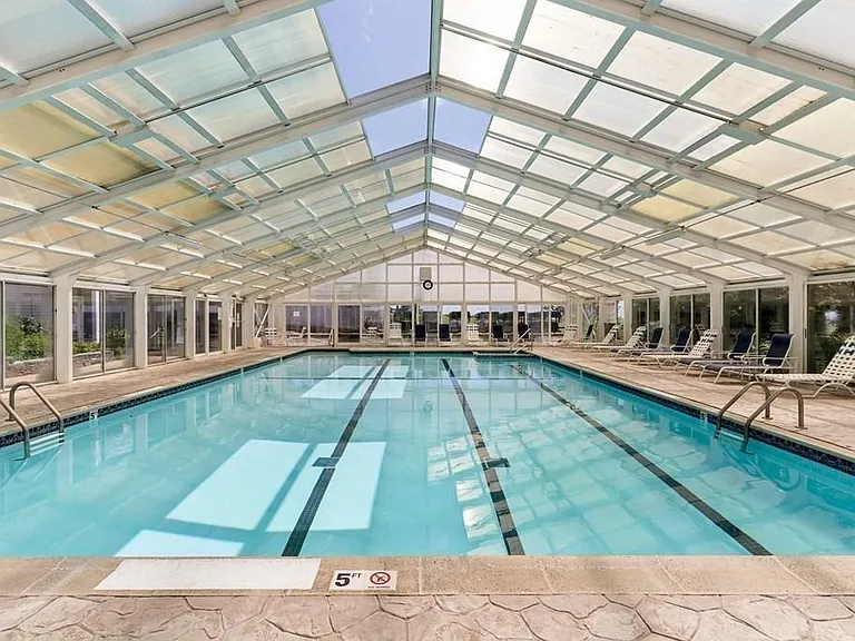White Cliffs Country Club indoor mineral water heated pool and hot tub