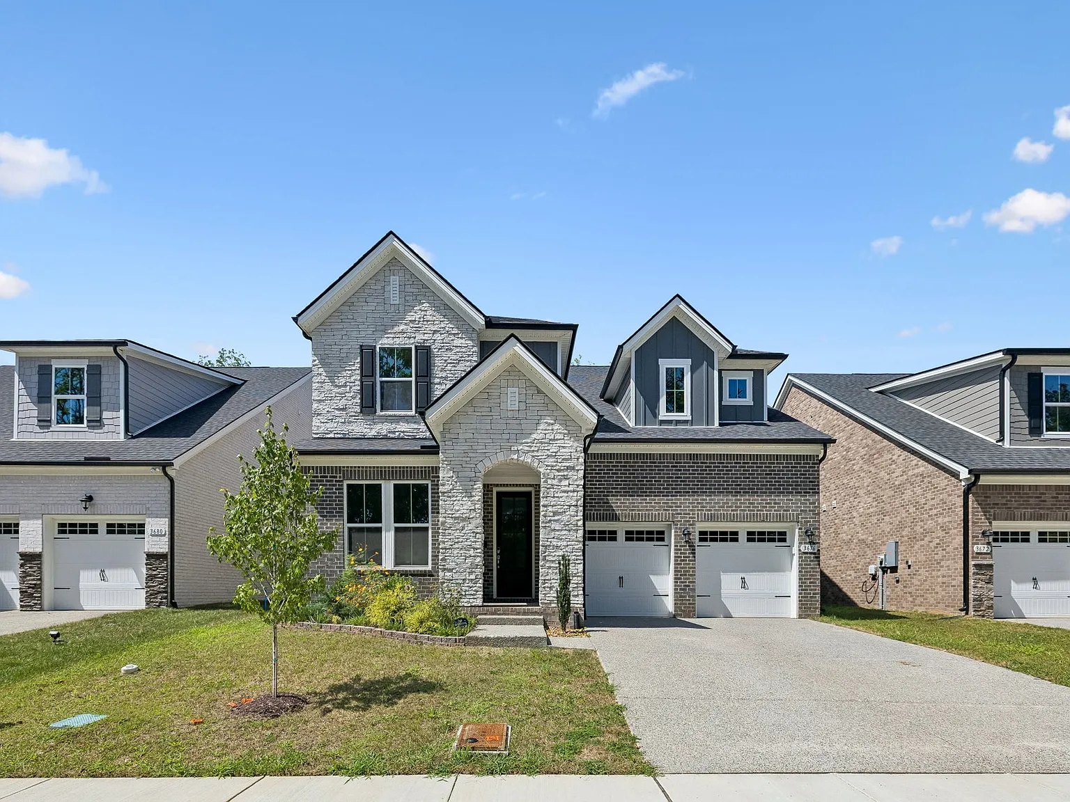 5 bed, 3.5 bath, 3435 sqft, $4,000 — Photo 1
