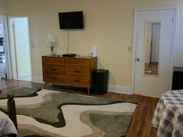 576 Fairmount St #2, Woonsocket, RI 02895